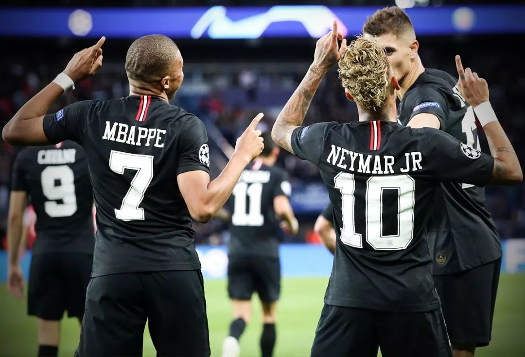 关键时刻瓦伦西亚备战亚冠，伤情更新细节曝光，气氛紧张，更衣室氛围转暖的简单介绍