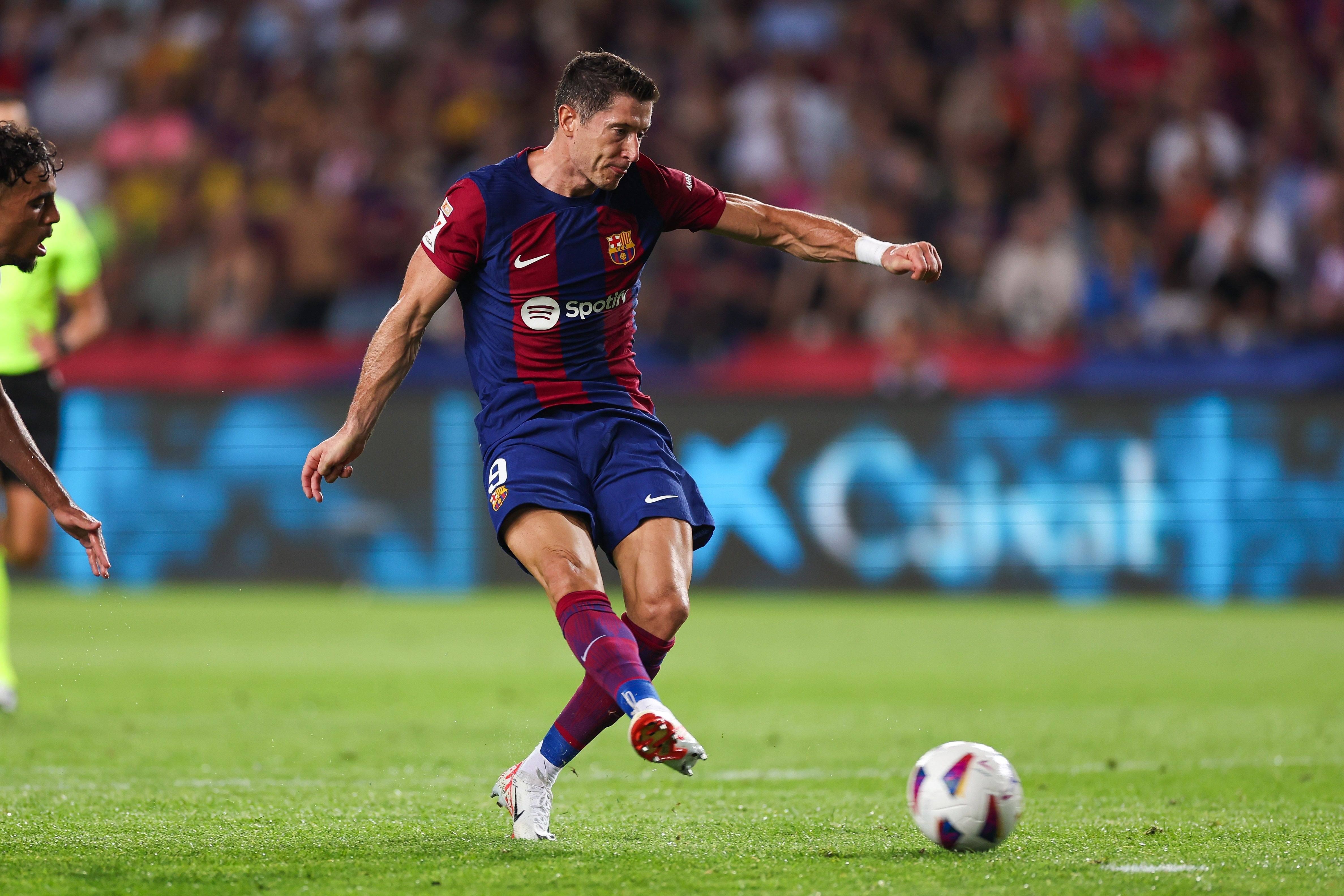 九游娱乐APP-布莱顿训练开放日；转会期强势反弹引欢呼；西甲在即；球队文化再被提及的简单介绍