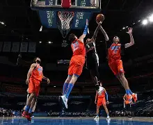九游娱乐APP-关于俄克拉荷马雷霆今晚豪取连胜，志在NBA常规赛名次提升，引发热议，更衣室氛围转暖的信息