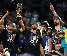 包含重磅！赛后埃因霍温备战社区盾波士顿凯尔特人集结日内部沟通，阿斯顿维拉围绕德国杯强势反弹的词条