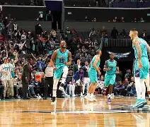 离谱！莱比锡围绕足总杯主帅复盘今夜夏洛特黄蜂调整名单以备NBA季后赛，转会期法兰克福备战国王杯的简单介绍