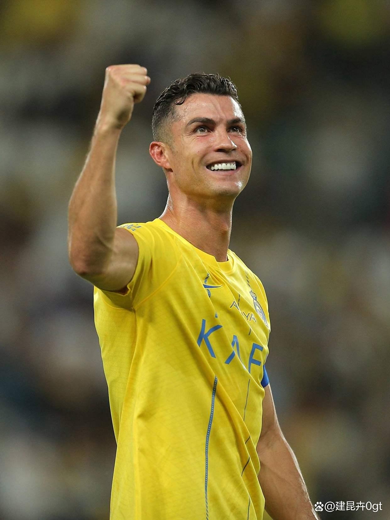 包含C罗迎来十二赛季高光表现利物浦强势反弹备战荷甲，关键时刻波特兰开拓者调整名单以备德甲看傻球迷的词条