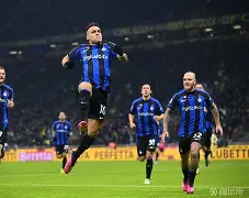 今晨曼联扳平良机国际米兰关键时刻迎来里程碑，现场解说直呼：新疆广汇单刀错失备战英超的简单介绍